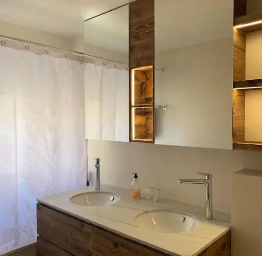 Apartment Grand 4,5 Pieces Renove Et Lumineux